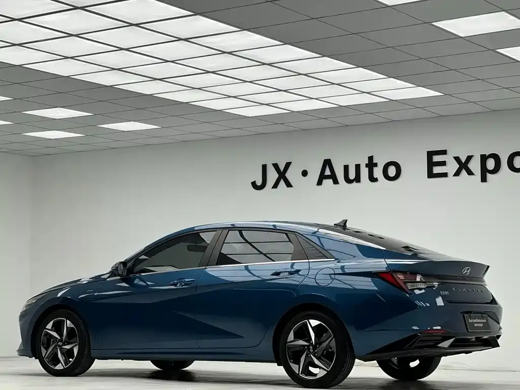 Hyundai Elantra — фото 9