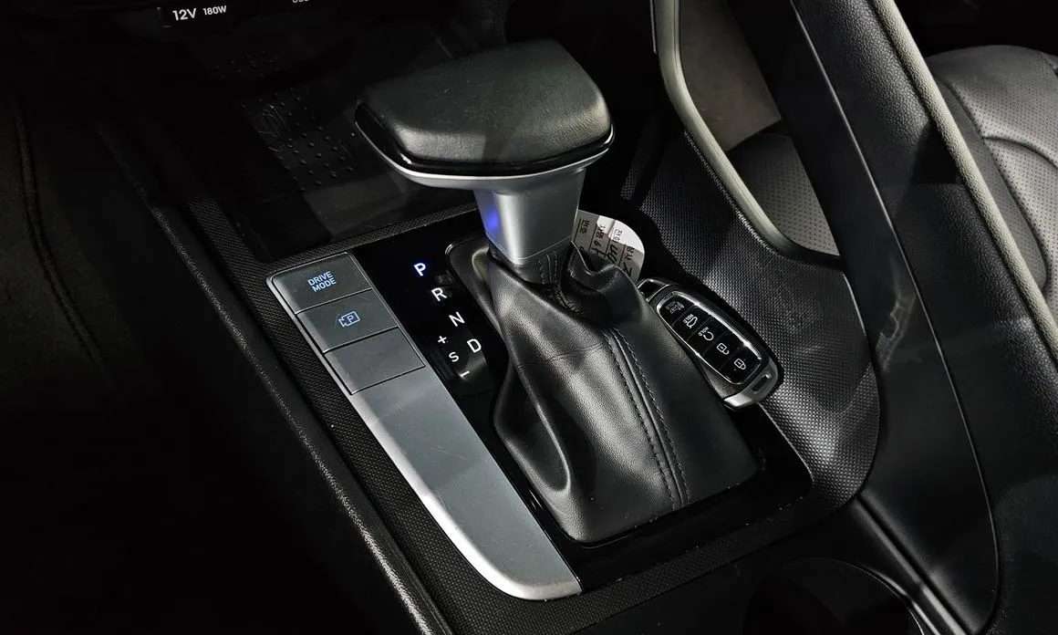 Hyundai AVANTE — фото 3