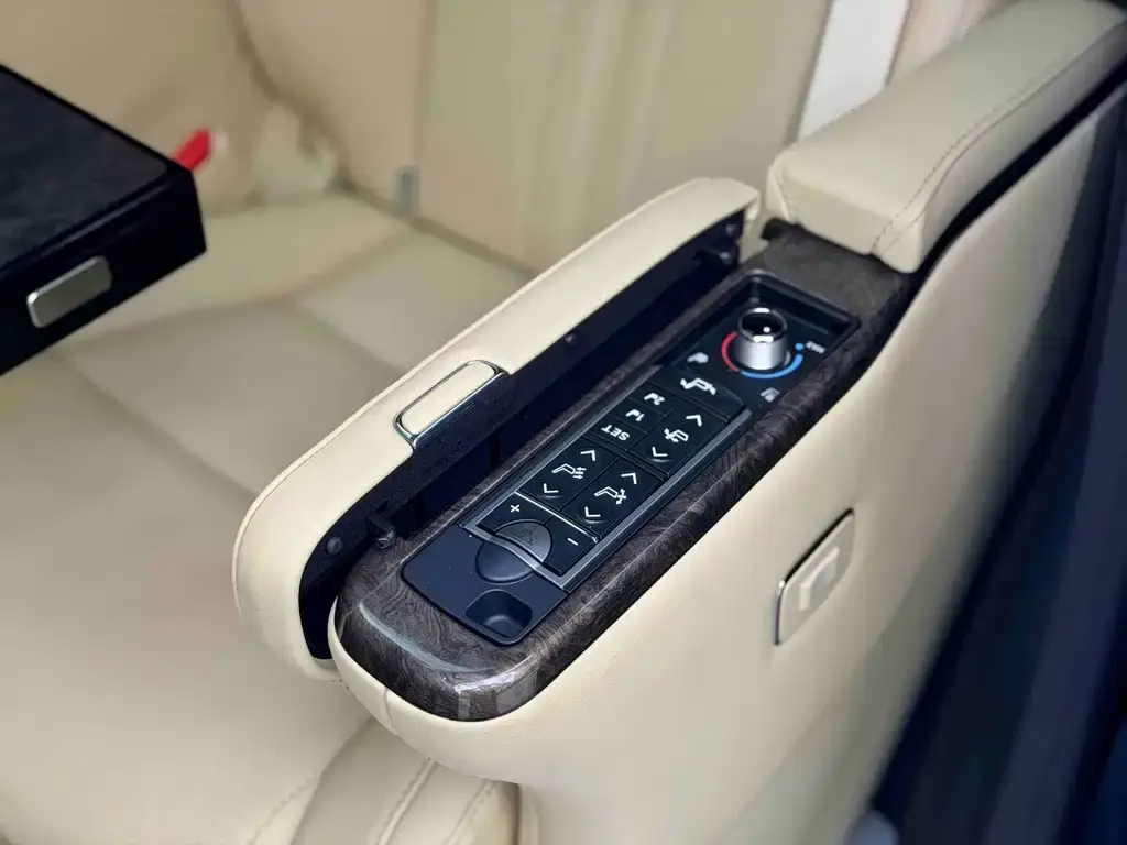 Toyota Alphard — фото 3