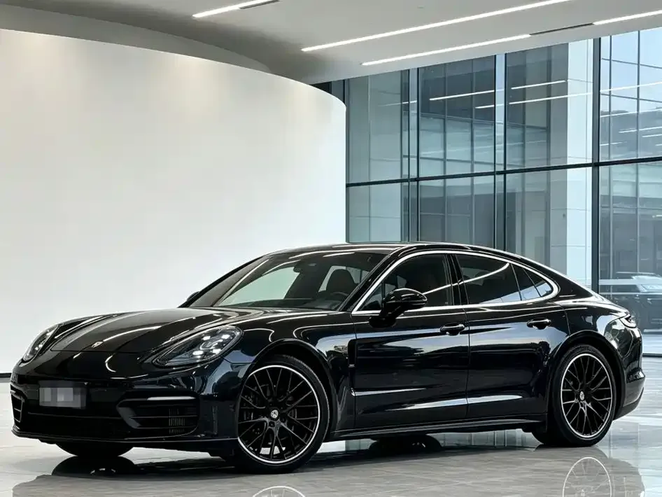 Porsche Panamera — фото 1