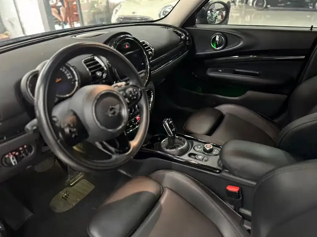 MINI Clubman — фото 8