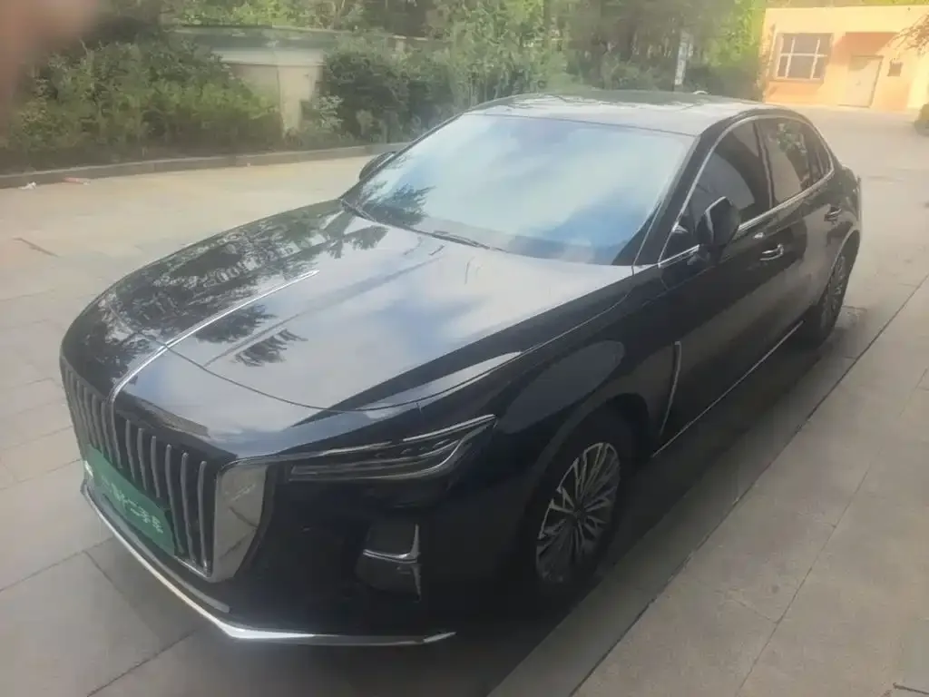 Hongqi H5 — фото 1