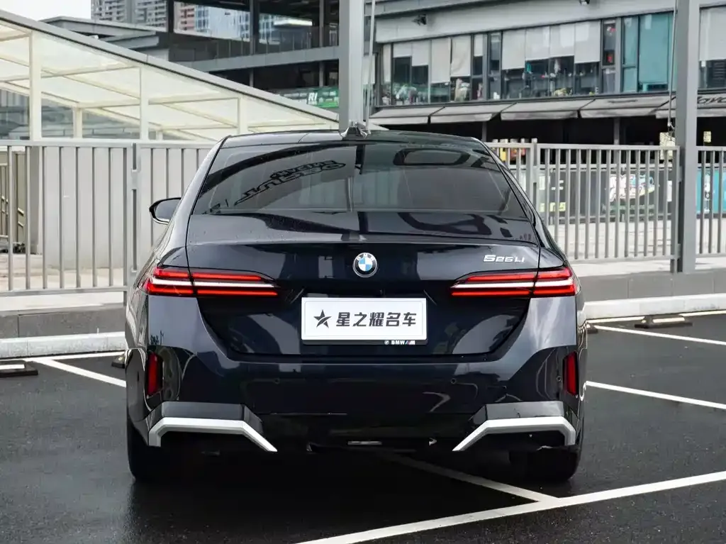 BMW 5 Series — фото 10