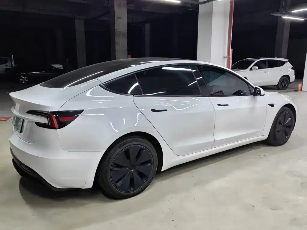 Tesla Model 3 — фото 4