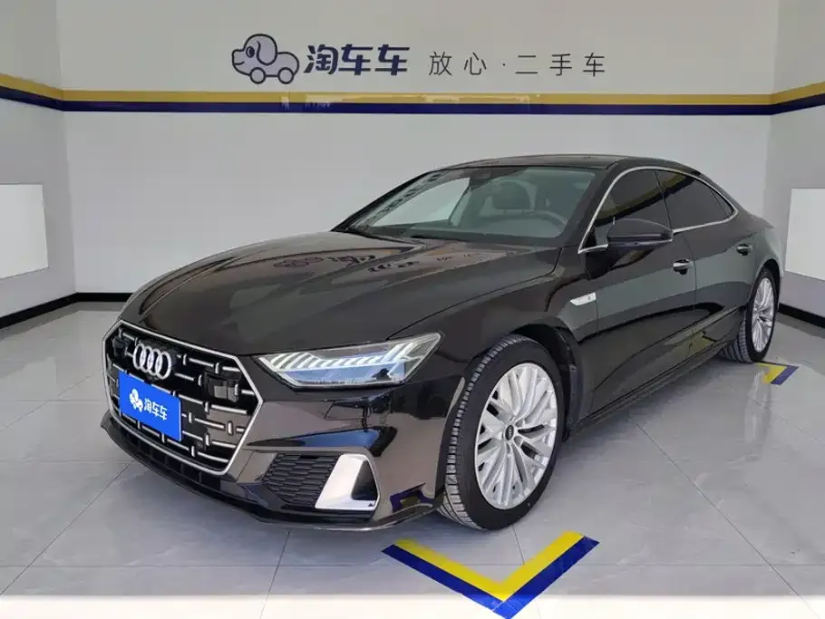 Audi A7L — фото 1