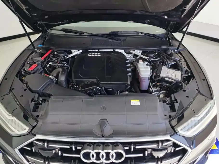Audi A7L — фото 9