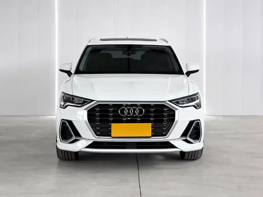 Audi Q3 — фото 1