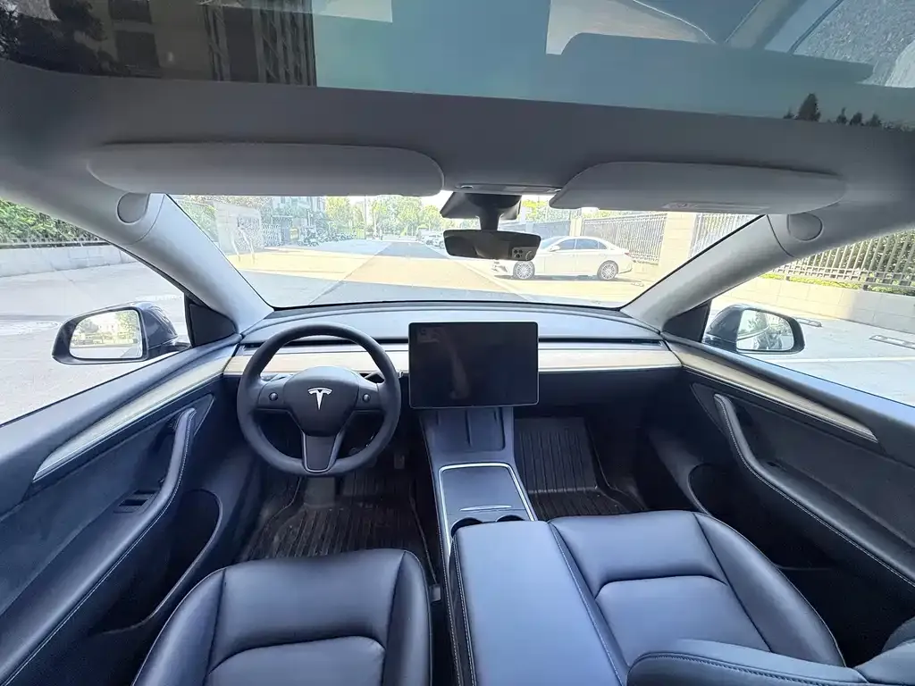 Tesla Model Y — фото 2