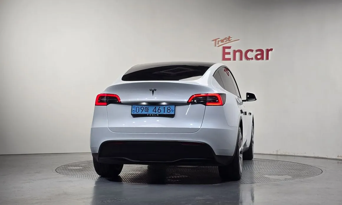 Tesla Model Y — фото 6