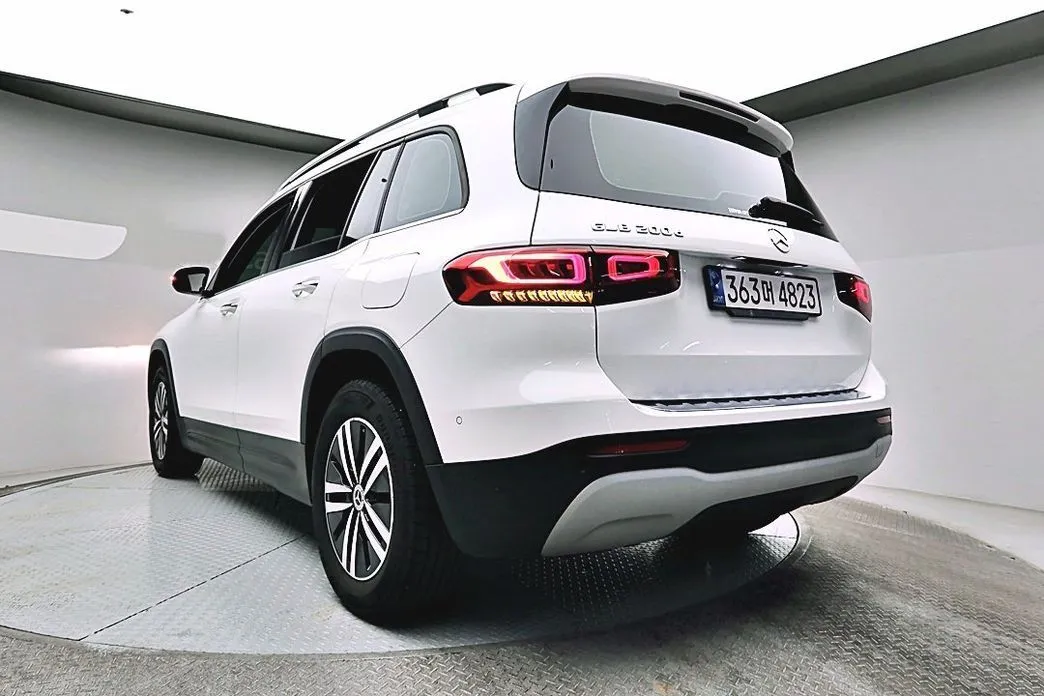 Mercedes-Benz GLB-Class — фото 9