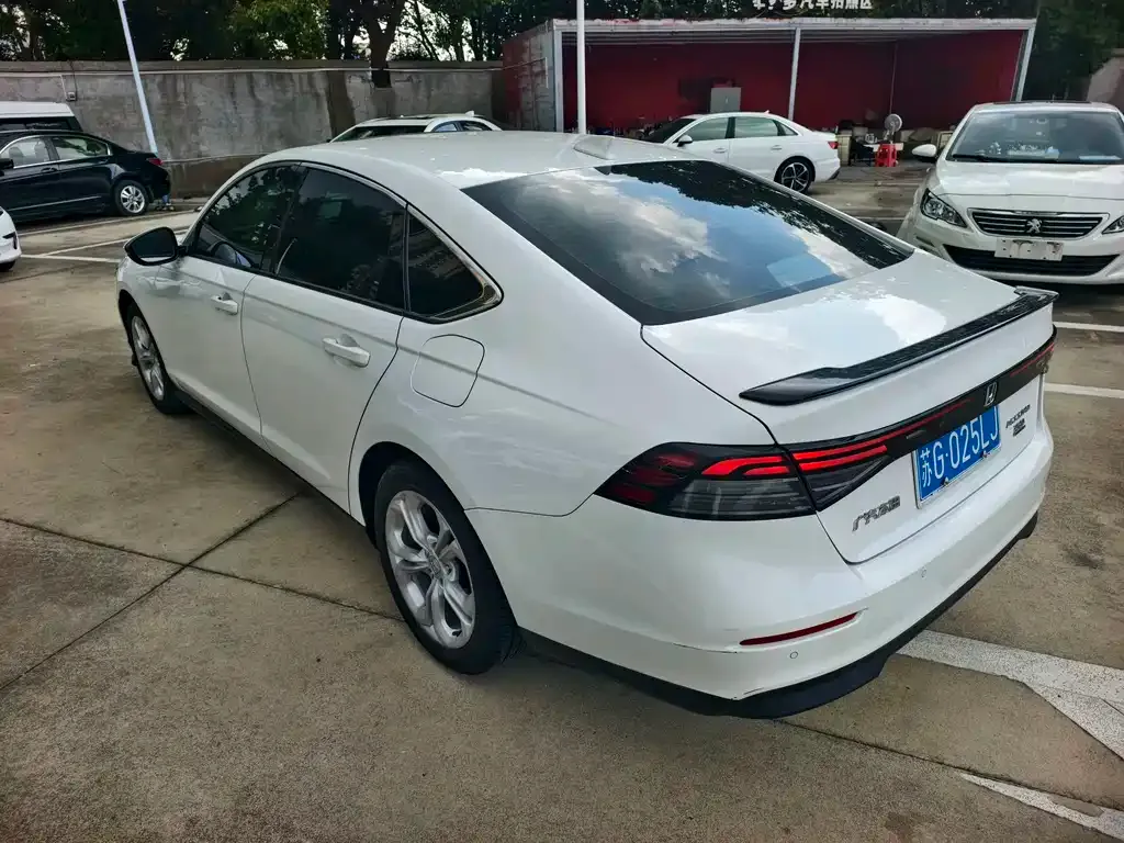 Honda Accord — фото 6