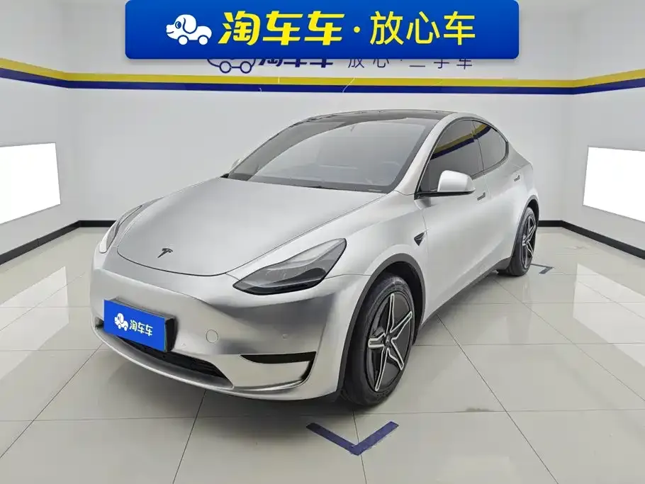Tesla Model Y — фото 1