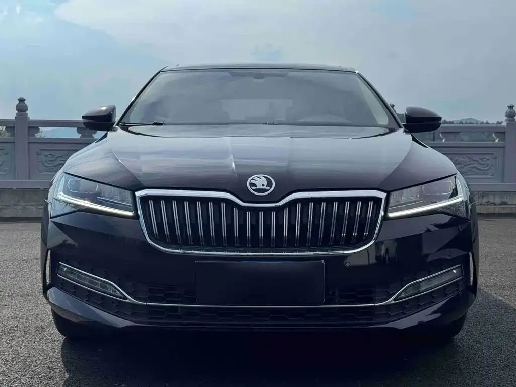 Skoda Superb — фото 2