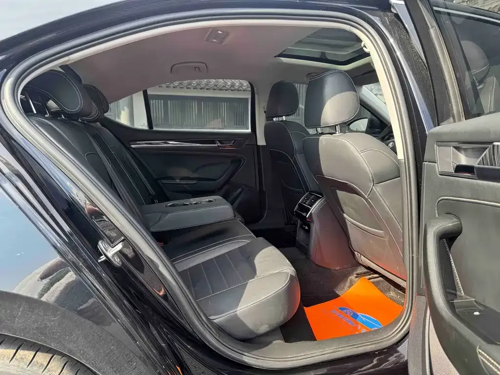 Skoda Superb — фото 4