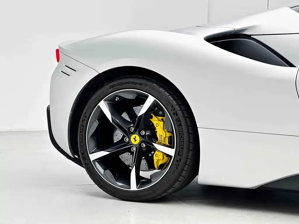 Ferrari SF90 — фото 8