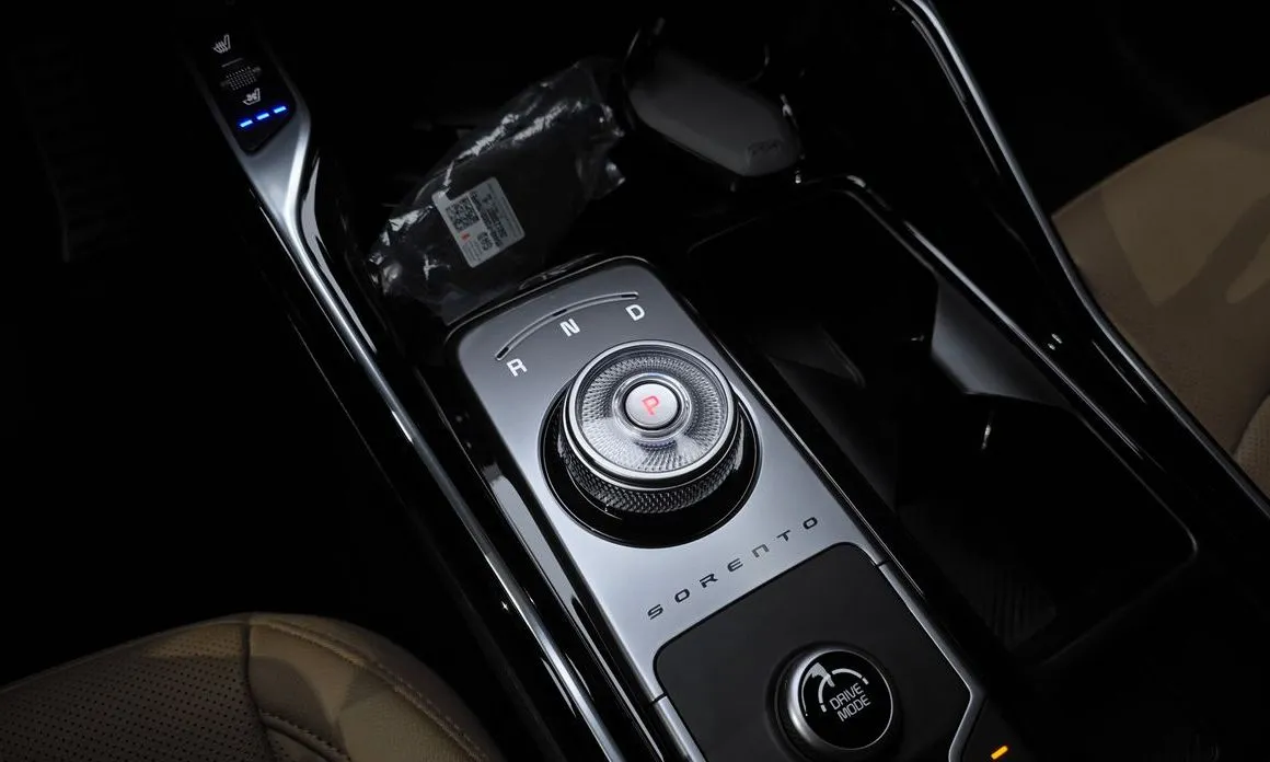 Kia Sorento — фото 9