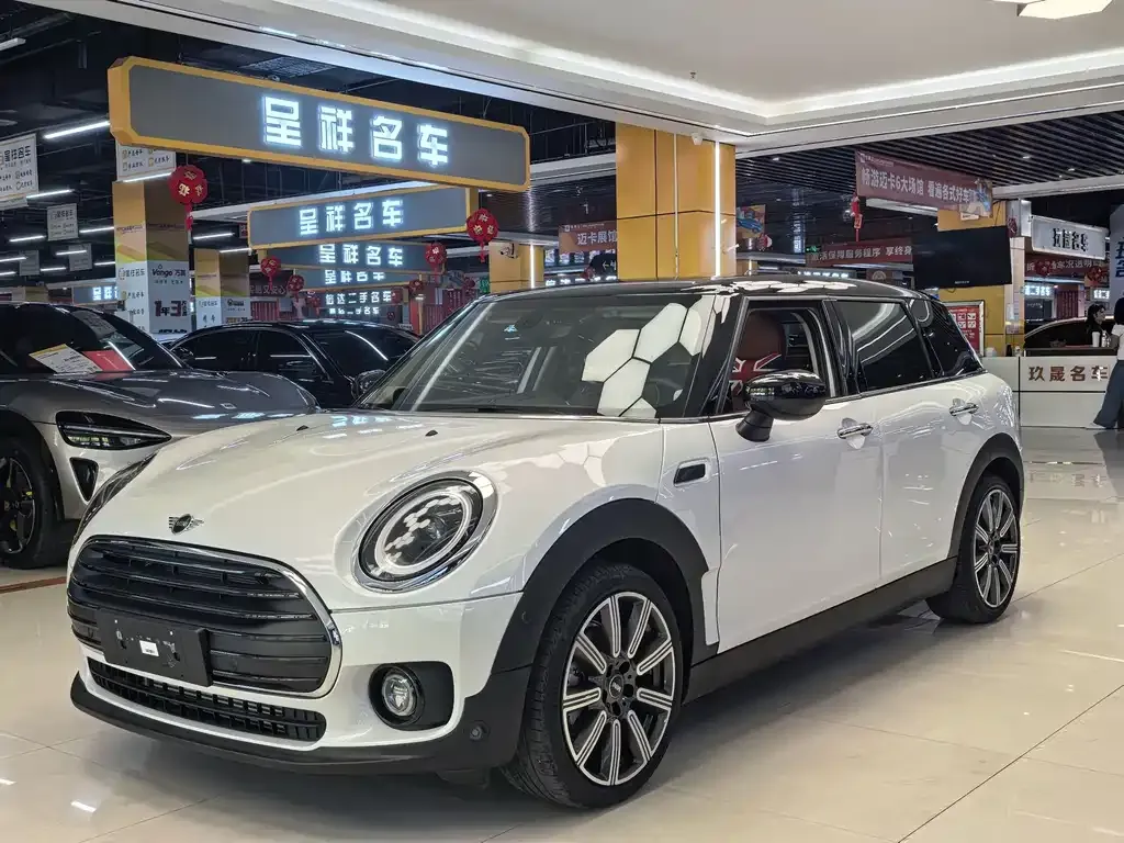 MINI Clubman — фото 1