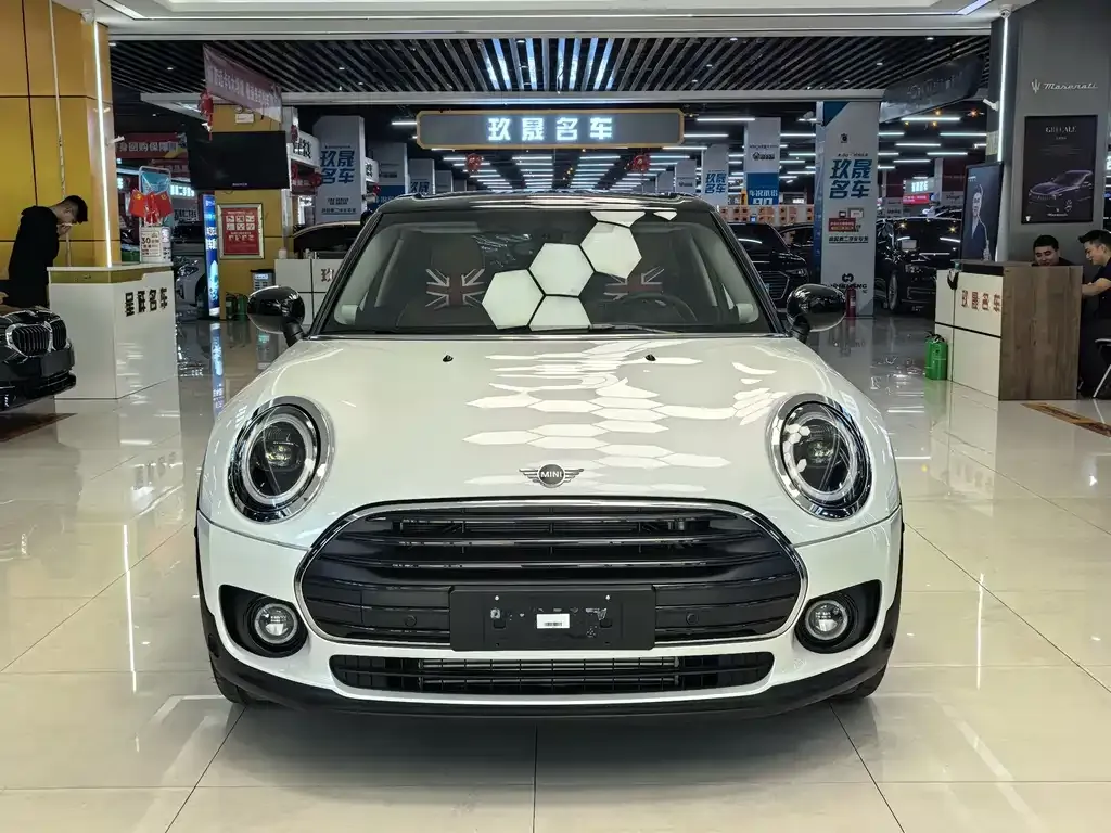 MINI Clubman — фото 4