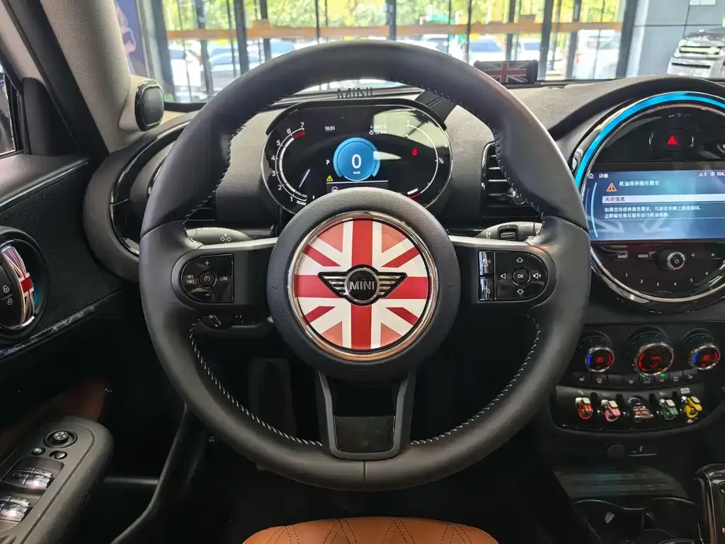 MINI Clubman — фото 5