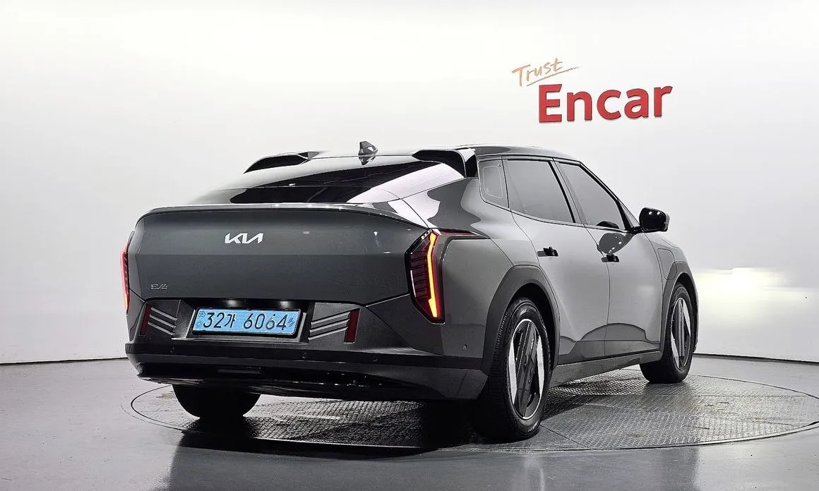 Kia EV4 — фото 9