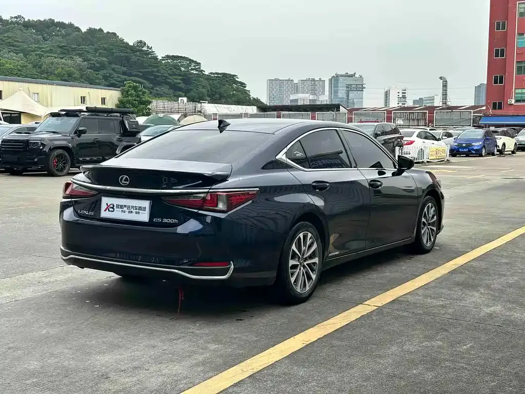 Lexus ES — фото 9