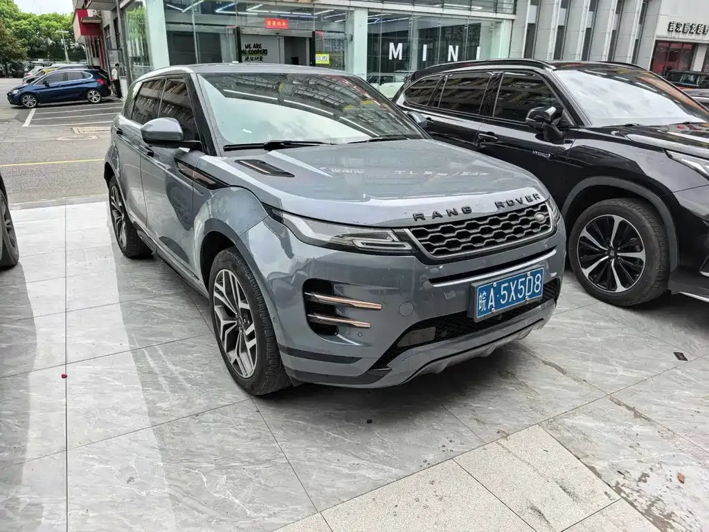 Land Rover Evoque — фото 1