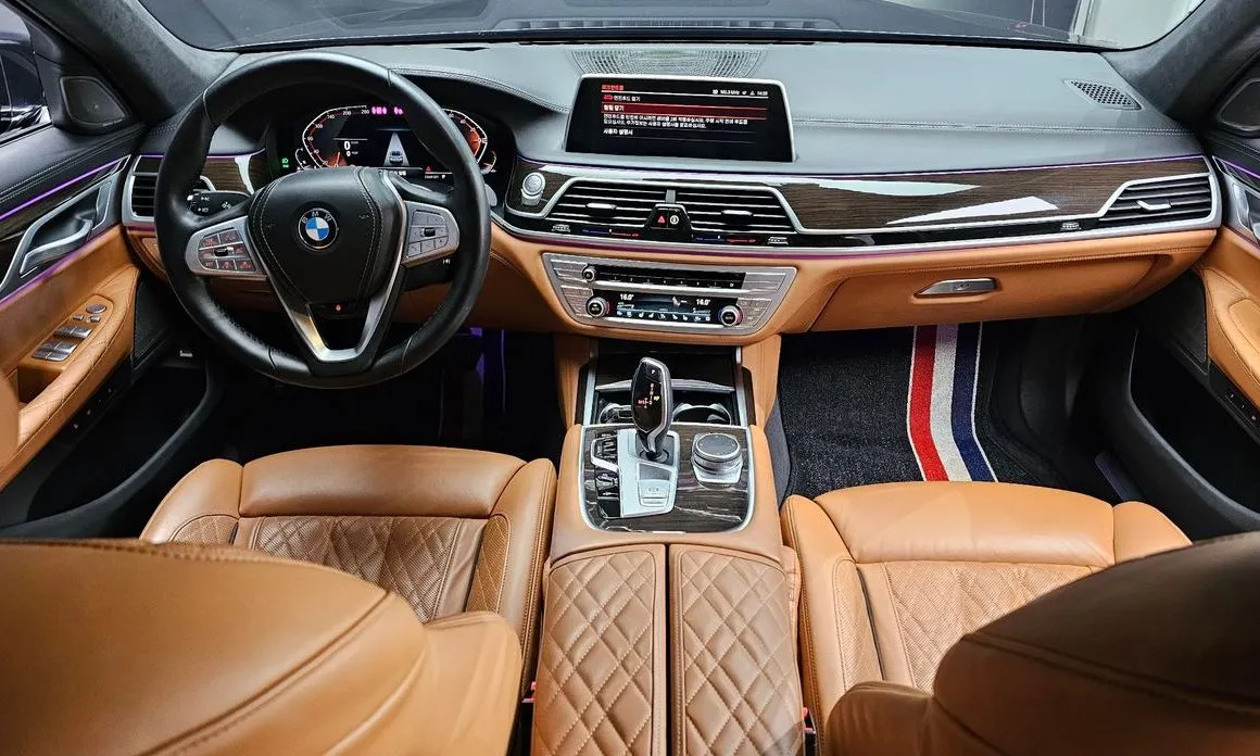BMW 7-Series — фото 10