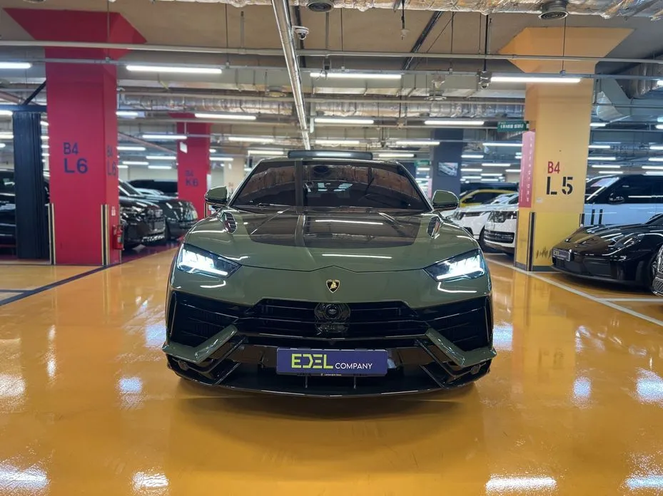 Lamborghini Urus — фото 1