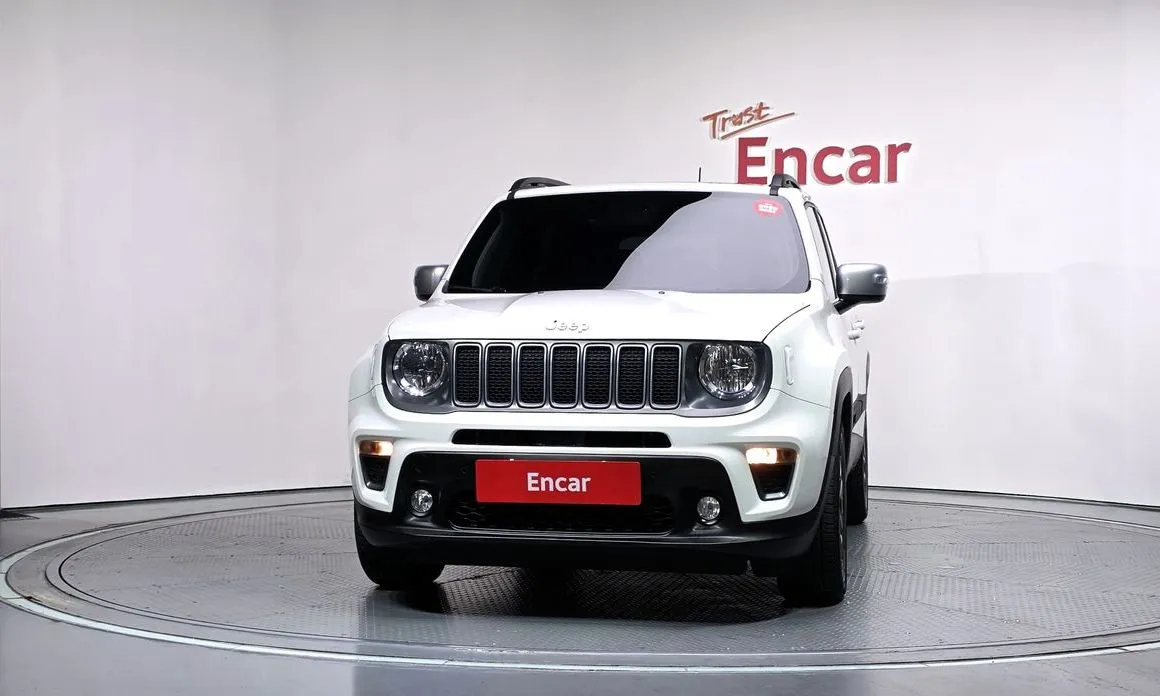 Jeep Renegade — фото 2