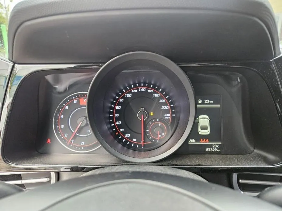Hyundai AVANTE — фото 3