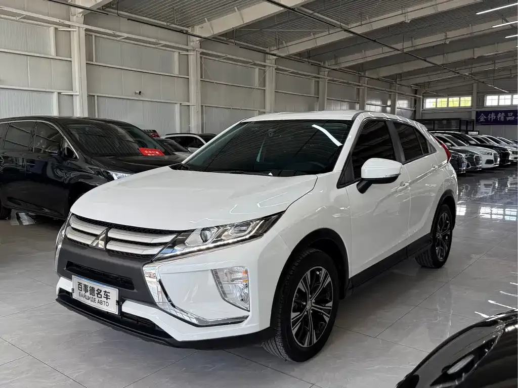 Mitsubishi Eclipse Cross — фото 1