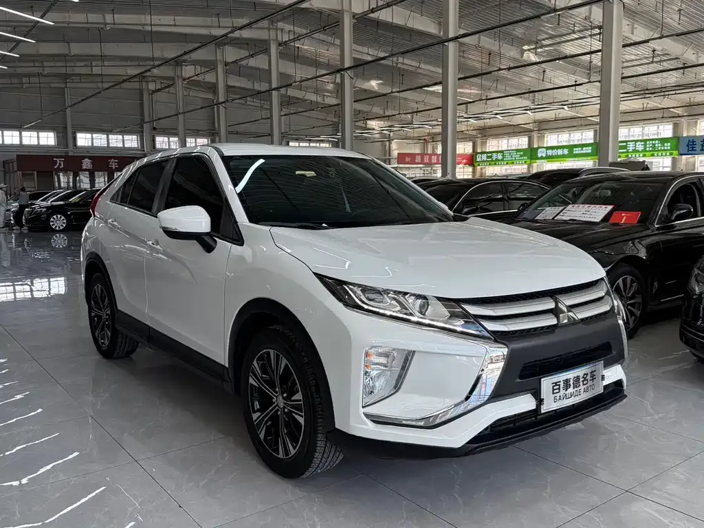 Mitsubishi Eclipse Cross — фото 8