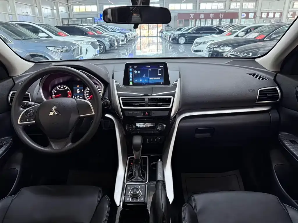 Mitsubishi Eclipse Cross — фото 2