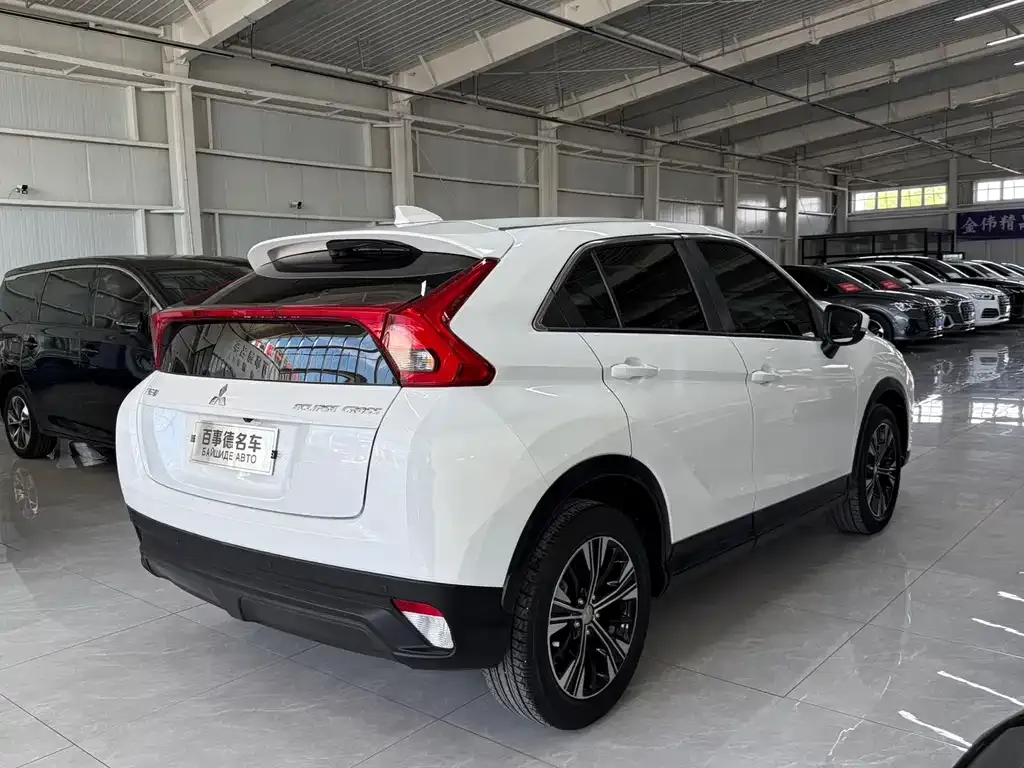 Mitsubishi Eclipse Cross — фото 6