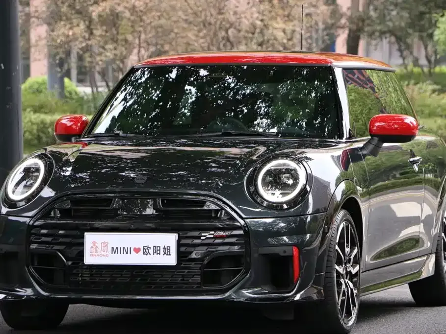 MINI JCW (John Cooper Works) — фото 1