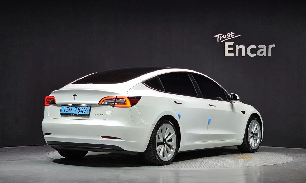 Tesla Model 3 — фото 6