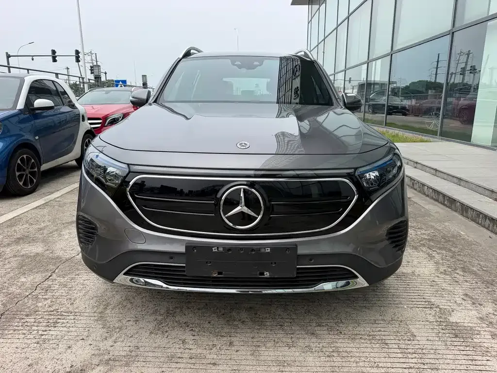 Mercedes-Benz EQB — фото 10