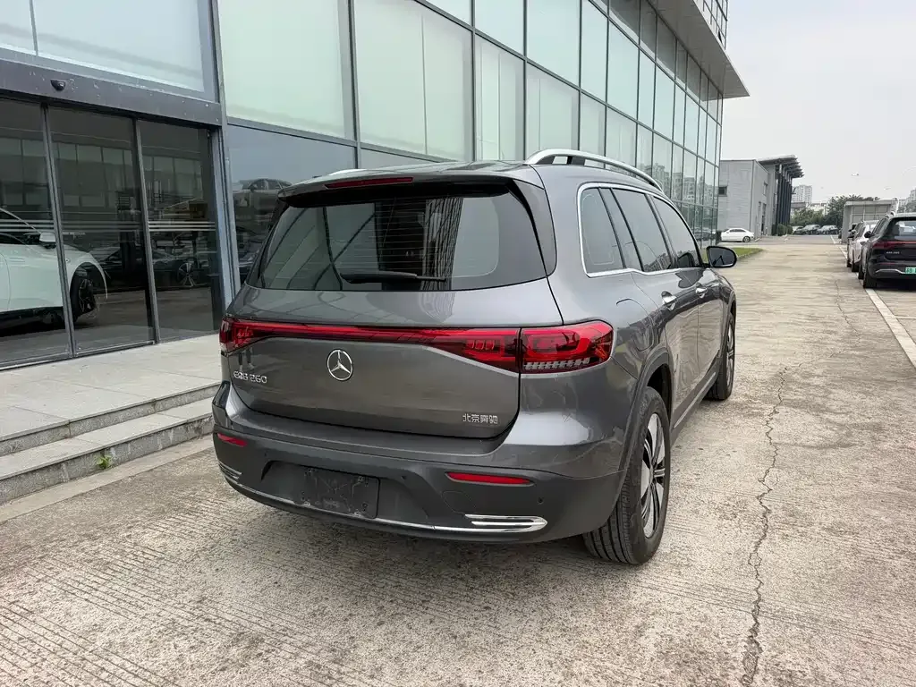 Mercedes-Benz EQB — фото 2