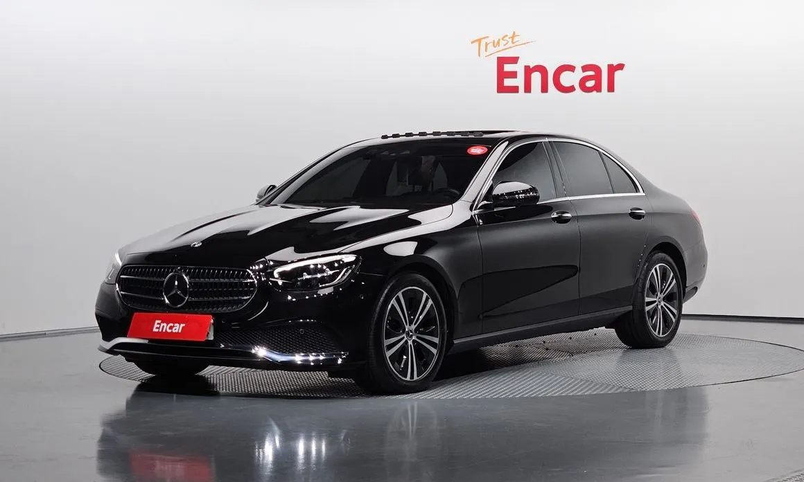 Mercedes-Benz E-Class — фото 1
