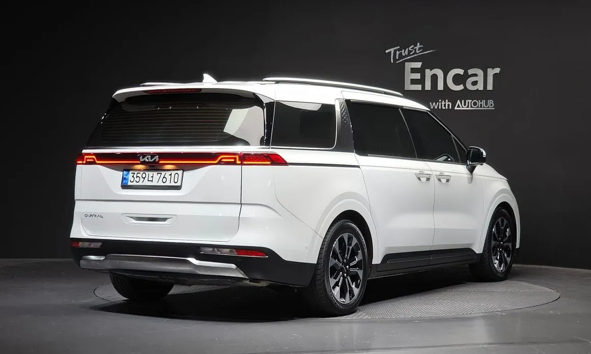 Kia Carnival — фото 4