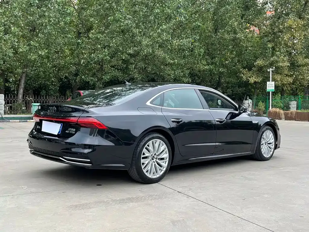 Audi A7L — фото 9