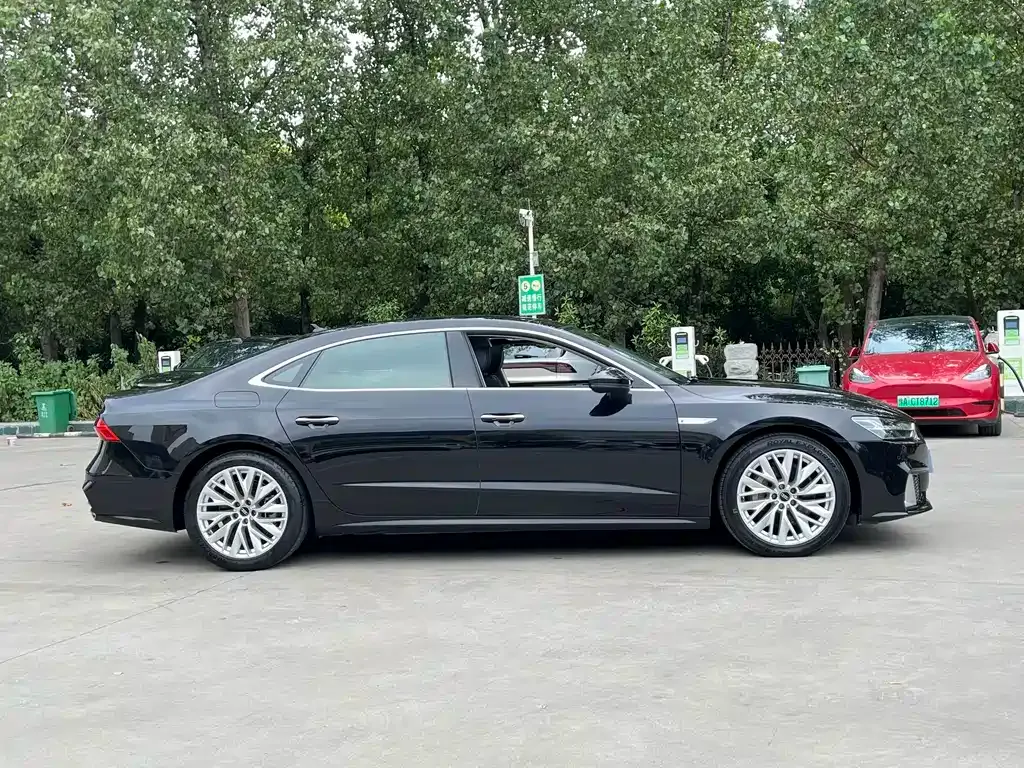 Audi A7L — фото 5