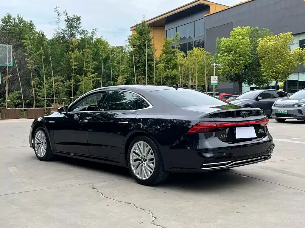 Audi A7L — фото 7