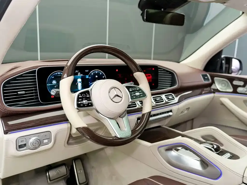 Mercedes-Benz GLS — фото 9