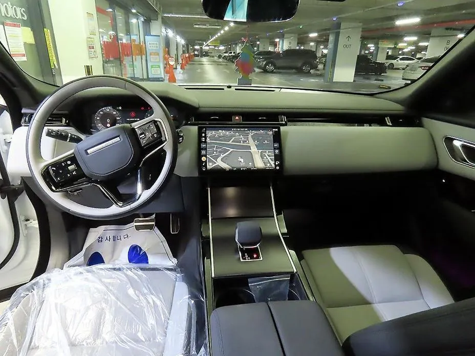 Land Rover Range Rover Velar — фото 10