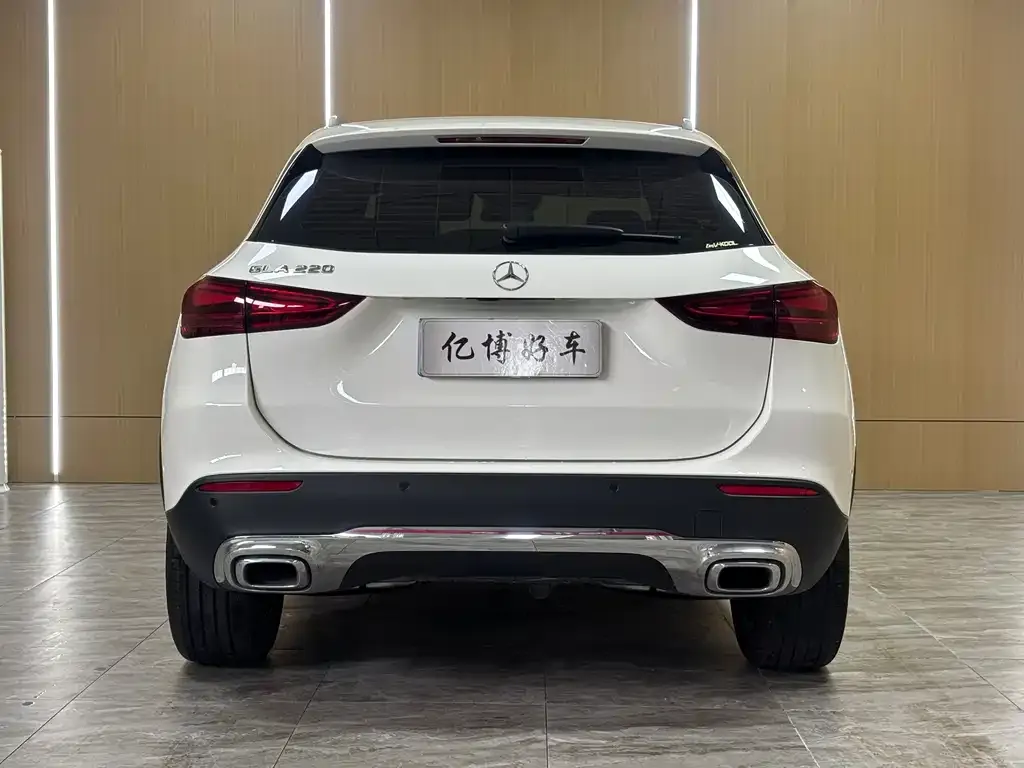 Mercedes-Benz GLA — фото 10