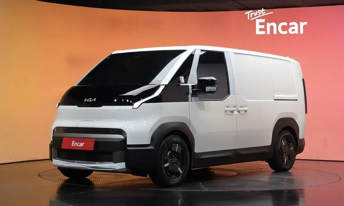 Kia PV5 — фото 1