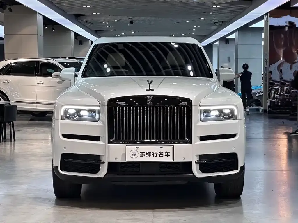 Rolls-Royce Cullinan — фото 10