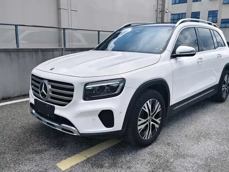 Mercedes-Benz GLB — фото 1