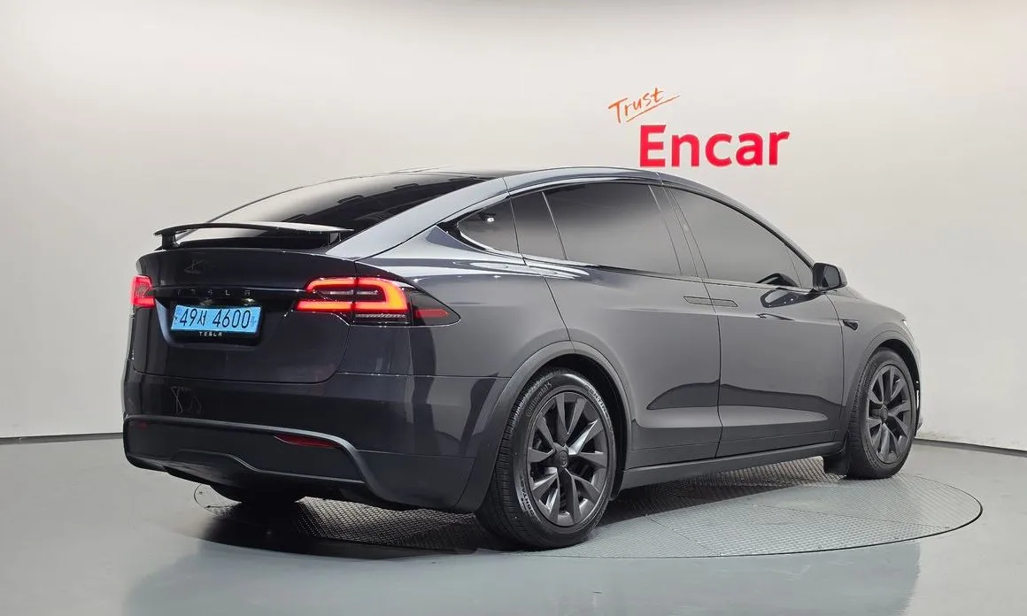 Tesla Model X — фото 2
